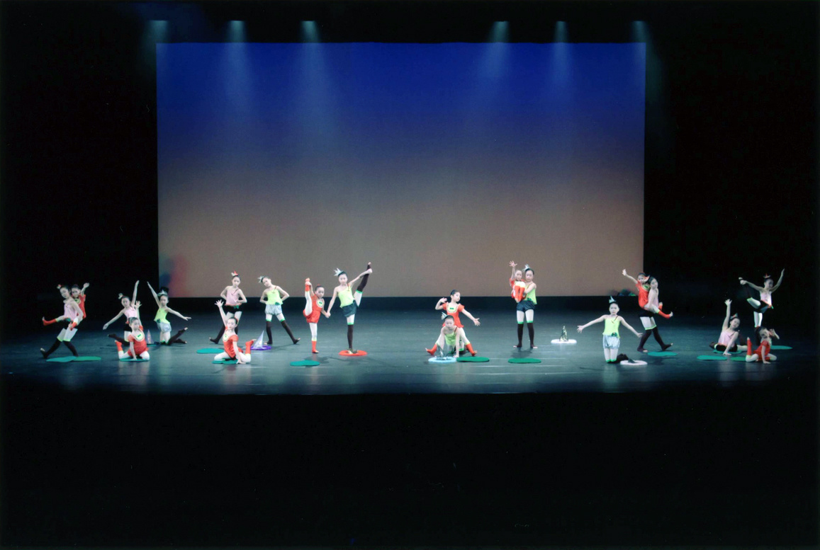 バレエの基礎からモダンダンスまで丁寧に指導します さくらモダンバレエスクール バレエの基礎からモダンダンスまで丁寧に指導します さくらモダンバレエスクール